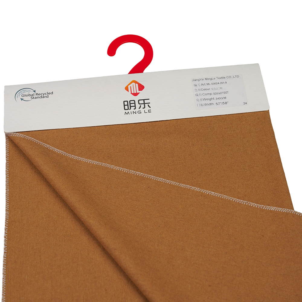 50 % villaa, 40 % polyesteriä, 10 % muuta kuitua, 340 G/M, kameli, flanellikangas, ML-S0624-201-9