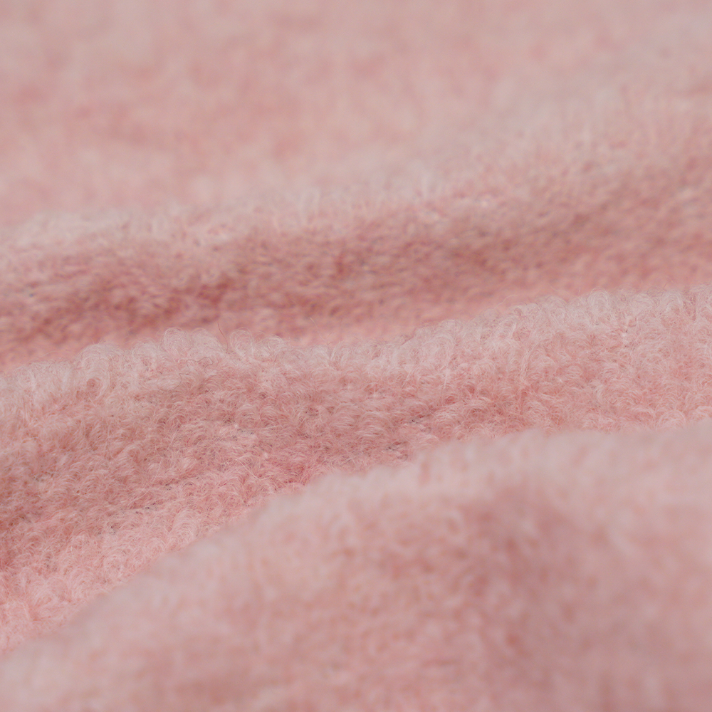 40 % villaa, 60 % polyesteriä, 700-740 G/M, vaaleanpunainen ja valkoinen, pieni kalasilmukkaneulottu villakangas, ML-26-X082022